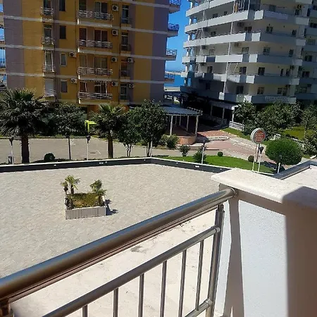 Kompleksi Adriatik Apartmán *